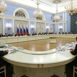 Заседание Консультативного совета по иностранным инвестициям провел в подмосковных Горках премьер Дмитрий МЕДВЕДЕВ. Фото пресс-службы правительства РФ