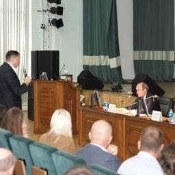 Публичные слушания прошли в ДВТУ с участием заместителя руководителя ФТС России Тимура МАКСИМОВА. Фото пресс-службы управления