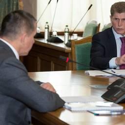 На совещании у вице-премьера – полпреда президента Юрия Трутнева глава Сахалинской области Олег Кожемяко представил проекты, на базе которых могут быть созданы ТОР. Фото пресс-службы правительства региона.