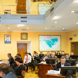 Обсудить нападки на отрасль собралось множество представителей рыбного хозяйства