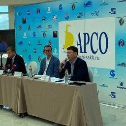 На вопросы журналистов отвечали руководитель агентства по рыболовству Сахалинской области Иван РАДЧЕНКО, председатель совета директоров медиахолдинга Fishnews Эдуард КЛИМОВ, президент Ассоциации рыбопромышленных предприятий Сахалинской области Максим КОЗЛОВ
