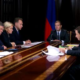 Премьер-министр Дмитрий МЕДВЕДЕВ на совещании со своими заместителями. Фото пресс-службы Правительства РФ