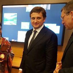 Заместитель министра сельского хозяйства Российской Федерации – руководитель Федерального агентства по рыболовству Илья ШЕСТАКОВ провел переговоры с министром морских дел и рыболовства Индонезии Суси ПУДЖИАСУТИ. Фото пресс-службы ФАР