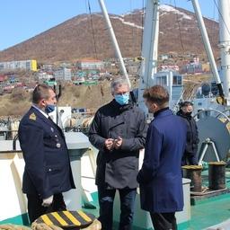 Врио губернатора Камчатского края Владимир СОЛОДОВ посетил судно «Матвей Кузьмин» компании «Океанрыбфлот». Фото пресс-службы правительства региона