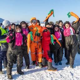 За рыболовов активно болели команды поддержки. Фото пресс-службы правительства Сахалинской области