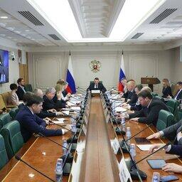 Комитет Совфеда по аграрно-продовольственной политике и природопользованию рассмотрел подготовку предложений в адрес правительства по итогам мартовского выступления президента ВАРПЭ Германа Зверева. Фото пресс-службы СФ