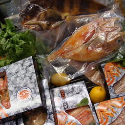 Образцы продукции в фирменной упаковке