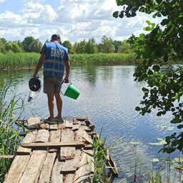 Эксперты собрали пробы для гидрохимического, гидробиологического и ихтиологического исследований. Фото пресс-службы ВолгоградНИРО