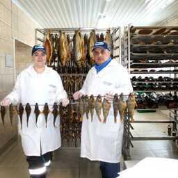 Сотрудники сектора технологии рыбных продуктов Тюменского филиала ВНИРО работали на Нижневартовском рыбоконсервном комбинате «Санта-Мария». Фото пресс-службы филиала