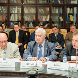 Председатель правления Росрыбколхозсоюза Борис БЛАЖКО, председатель Координационного совета «Севрыба» Вячеслав ЗИЛАНОВ и президент Всероссийской ассоциации рыбохозяйственных предприятий, предпринимателей и экспортеров (ВАРПЭ) Александр ФОМИН