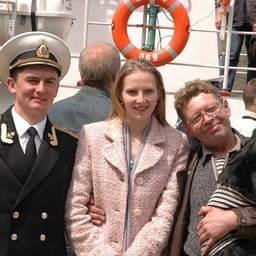 Подъем флага на новом пограничном сторожевом корабле. Владивосток, май, 2007 г.