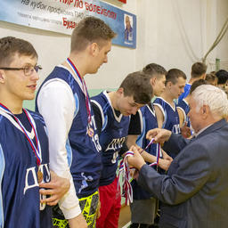 Все участники турнира получили памятные вымпелы, призеры – грамоты и медали, чемпионы – переходящий кубок победителя, а зрители – большое удовольствие