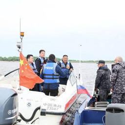 Российские и китайские органы рыбоохраны вновь провели совместные контрольные мероприятия на Среднем Амуре. Фото пресс-службы Амурского теруправления Росрыболовства