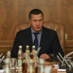 Изучить возможность увеличения максимального срока строительства судов для промысла крабов поручил вице-премьер – полпред президента Юрий ТРУТНЕВ. Фото с сайта полпредства