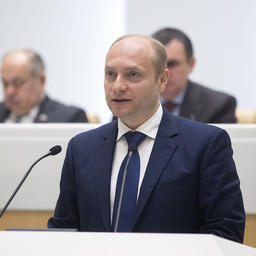 Глава Минвостокразвития Александр ГАЛУШКА рассказал о сложившейся юридической практике. Фото пресс-службы Совета Федерации
