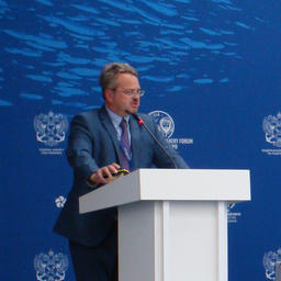 Выступает директор ТИНРО-Центра Алексей БАЙТАЛЮК