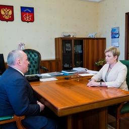 Состояние и перспективы развития рыбной отрасли Мурманской области губернатор Марина КОВТУН обсудила с министром рыбного и сельского хозяйства региона Андреем ИВАНОВЫМ. Фото областного управления по взаимодействию со СМИ