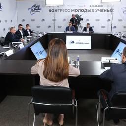 Встреча Владимира ПУТИНА с участниками Конгресса молодых ученых. Фото пресс-службы главы государства