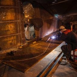 На судоремонтном участке «Курильского рыбака» реконструируют старые РБ-80 практически с нуля. Фото предоставлено предприятием