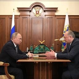 Президент Владимир ПУТИН и губернатор Камчатского края Виктор ИЛЮХИН. Фото пресс-службы Кремля