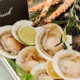 На Seafood Expo Russia компании России и всего мира привозят как популярную рыбопродукцию, так и деликатесы. Фото пресс-службы ESG
