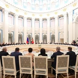 Встреча президента Владимира ПУТИНА с руководством палат Федерального Собрания. Фото пресс-службы главы государства