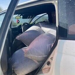 Вместе с орудиями незаконного промысла у задержанных изъяли автомобиль, использовавшийся для перевозки улова. Фото пресс-службы Пограничного управления ФСБ России по Сахалинской области