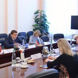 Заместитель министра сельского хозяйства – руководитель Федерального агентства по рыболовству Илья ШЕСТАКОВ провел в Москве встречу с послом Республики Исландия в РФ Сигридур Берглинд АСГЕЙРСДОТТИР. Фото пресс-службы Росрыболовства