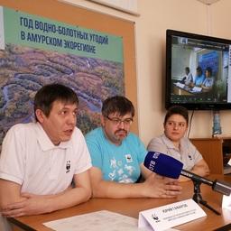 Координатор проектов отдела по ООПТ Амурского филиала WWF России Юрий ГАФАРОВ, директор Амурского филиала WWF России Петр ОСИПОВ и ведущий координатор проектов отдела по ООПТ Амурского филиала WWF России Анна СЕРДЮК. Фото пресс-службы WWF России