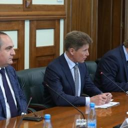 Губернатор Олег КОЖЕМЯКО провел встречу с руководством компании Daelim Corporation. Фото пресс-службы администрации Приморского края