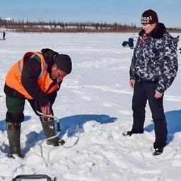 Соревнования по подледному лову на озере Ямылимуяганто. Фото пресс-службы администрации Нового Уренгоя