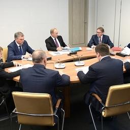 Бизнес-омбудсмен Борис ТИТОВ представил традиционный доклад президенту Владимиру ПУТИНУ. Фото пресс-службы Кремля