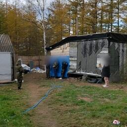 Цех по переработке и фасовке трепанга находился в Корсаковском районе. Кадр оперативной съемки