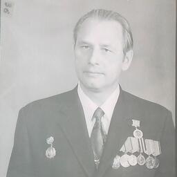 У Семена Леонтьевича много боевых наград. Фото из личного архива Виктора Николенко