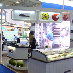Прилавки отечественных компаний на национальном стенде