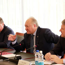 Глава региона Владимир ИЛЮХИН на совещании у министра сельского хозяйства поддержал камчатских рыбаков. Фото пресс-службы краевого правительства