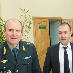Начальник Дальневосточного таможенного управления Юрий ЛАДЫГИН и директор департамента взаимодействия с резидентами СПВ Корпорации развития Дальнего Востока Евгений САЧКОВ