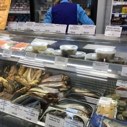 Магазин Нацрыбресурса в Мурманском рыбном порту. Фото пресс-службы предприятия