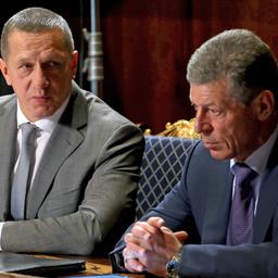 Вице-премьер – полпред президента в ДФО Юрий ТРУТНЕВ и заместитель председателя Правительства РФ Дмитрий КОЗАК