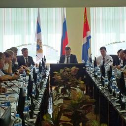 Вопросы сохранения водных биоресурсов рассмотрели во Владивостоке на расширенном совещании, которое проводит заместитель руководителя Росрыболовства Михаил Иваник