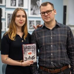 Директор издательства «Черемша» Анастасия СЛАБОСПИЦКАЯ и выпускающий редактор медиахолдинга «Фишньюс» Алексей СЕРЕДА. Фото Даниила Матяха