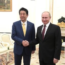 Премьер-министр Японии Синдзо АБЭ и президент России Владимир ПУТИН. Фото пресс-службы главы государства