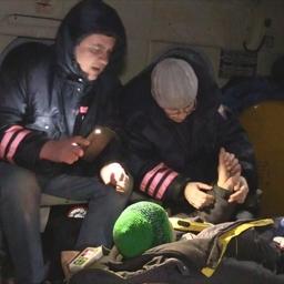 Во время полета за состоянием потерпевшего внимательно следили медики. Фото пресс-службы МЧС России