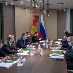 Министр сельского хозяйства РФ Дмитрий ПАТРУШЕВ и министр сельского, водного хозяйства и развития регионов Киргизской Республики Аскарбек ДЖАНЫБЕКОВ провели рабочую встречу. Фото пресс-службы Минсельхоза