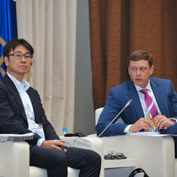 Директор MSC по Японии КОЗО Иси и президент Ассоциации добытчиков крабов Дальнего Востока Александр ДУПЛЯКОВ