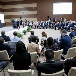 Пленарная дискуссия «Новая экономическая политика РФ на Дальнем Востоке: первые итоги». Фото пресс-службы администрации Приморского края