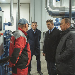 Возможности нового предприятия оценил министр рыбного хозяйства Камчатского края Андрей ЗДЕТОВЕТСКИЙ. Фото пресс-службы правительства региона