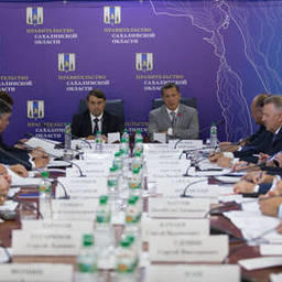 Совещание по мониторингу выполнения поручений президента проходило в Южно-Сахалинске. Фото пресс-службы областного правительства