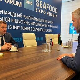 Руководитель Росрыболовства Илья ШЕСТАКОВ и губернатор НАО Юрий БЕЗДУДНЫЙ. Фото пресс-службы правительства региона