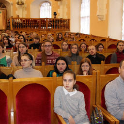Открытие выставки собрало около 150 человек. Фото Николая Гернета